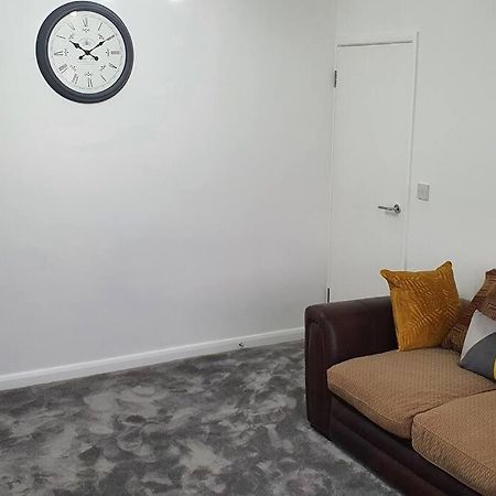 Exquisite&Modern 2 bed Maisonette Harmondsworth Extérieur photo