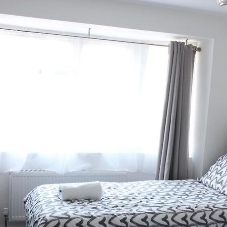 Exquisite&Modern 2 bed Maisonette Harmondsworth Extérieur photo