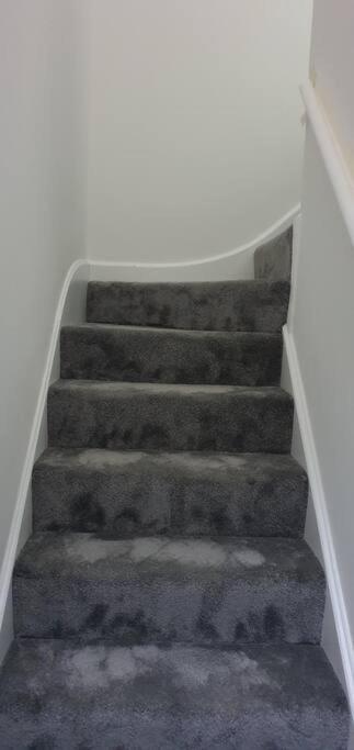 Exquisite&Modern 2 bed Maisonette Harmondsworth Extérieur photo